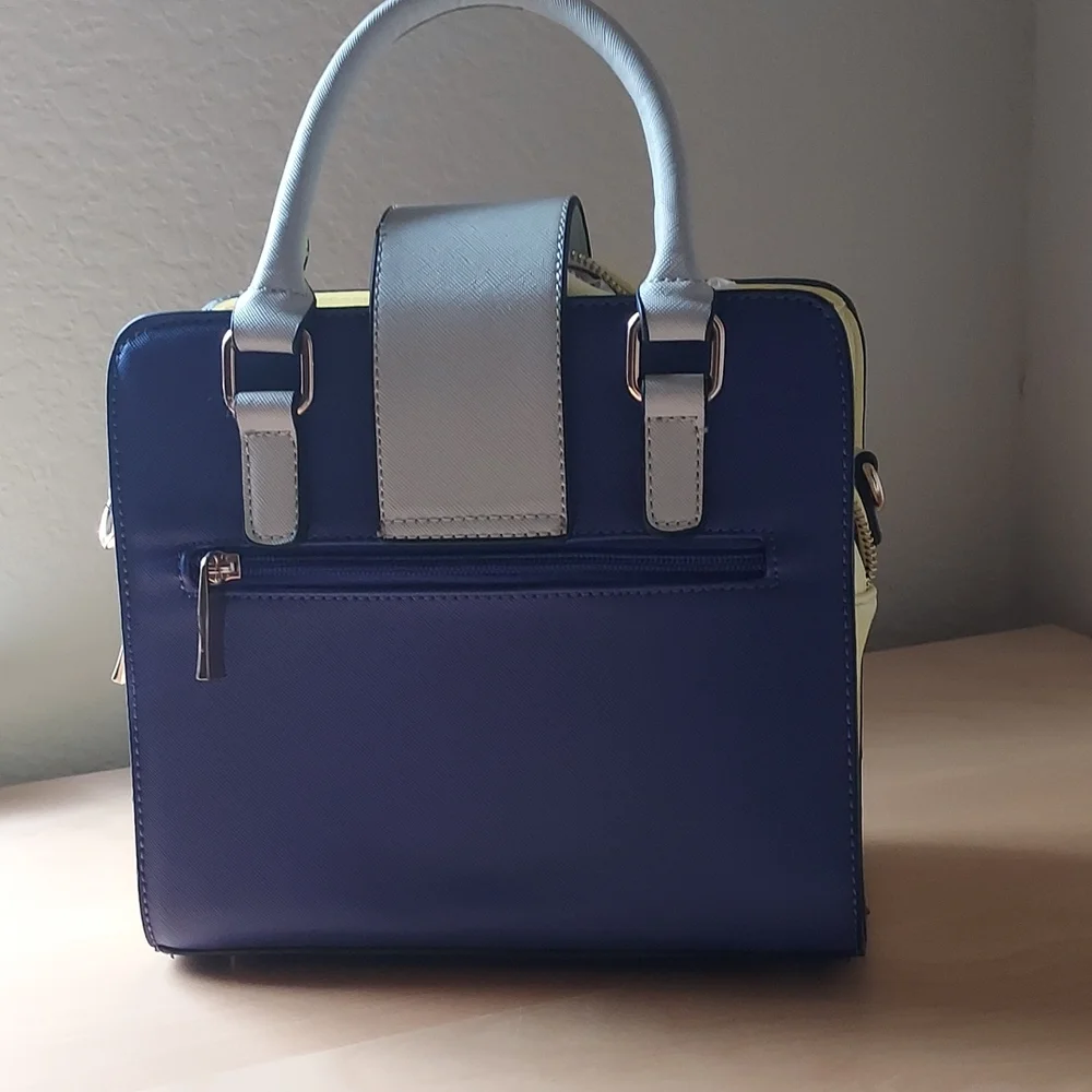 Perfect for Spring Handbag - Picture 3 of 5
